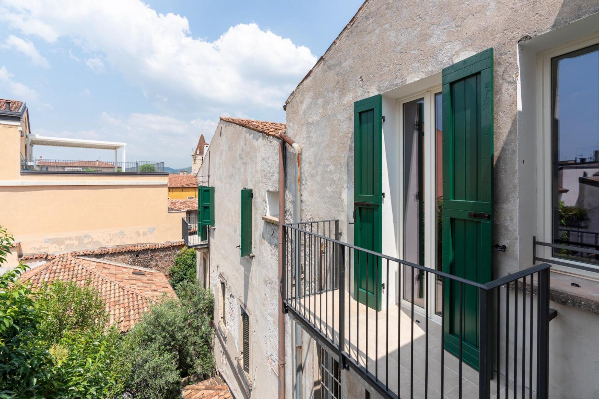 Palazzo Delle Guglie By Postcardsfrom Apartahotel Verona