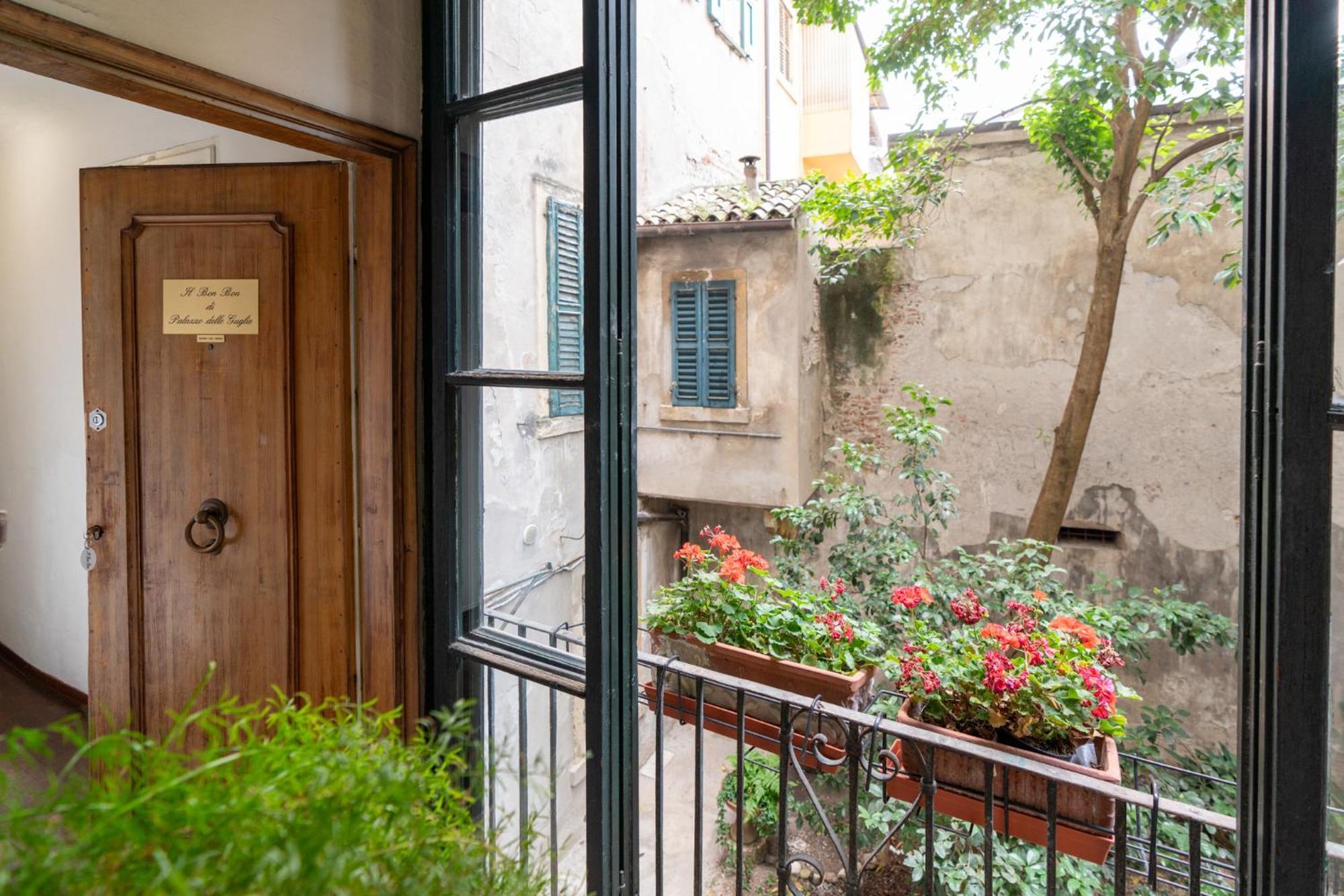 Apartahotel Palazzo Delle Guglie By Postcardsfrom *