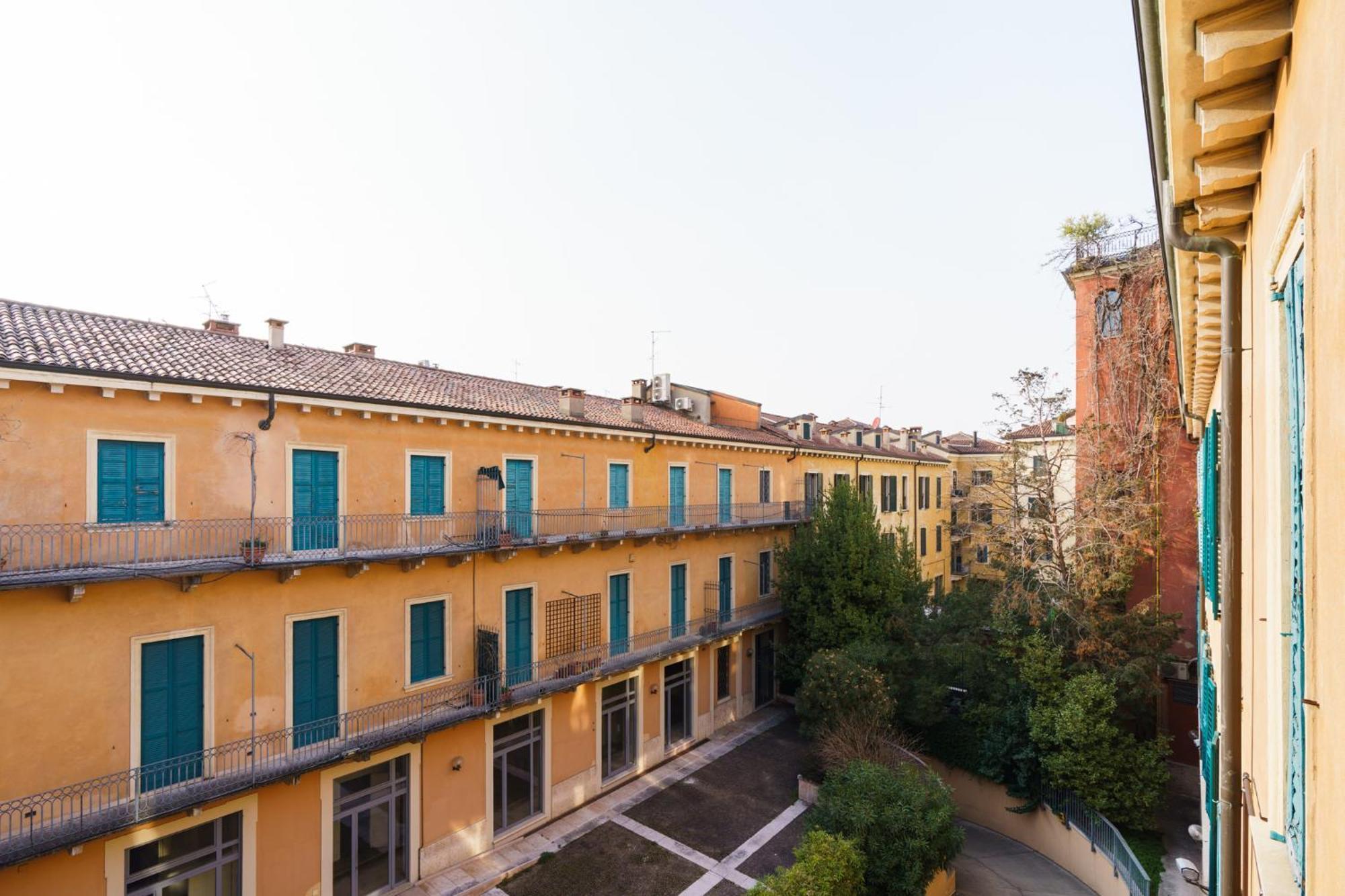 Apartahotel Palazzo Delle Guglie By Postcardsfrom *