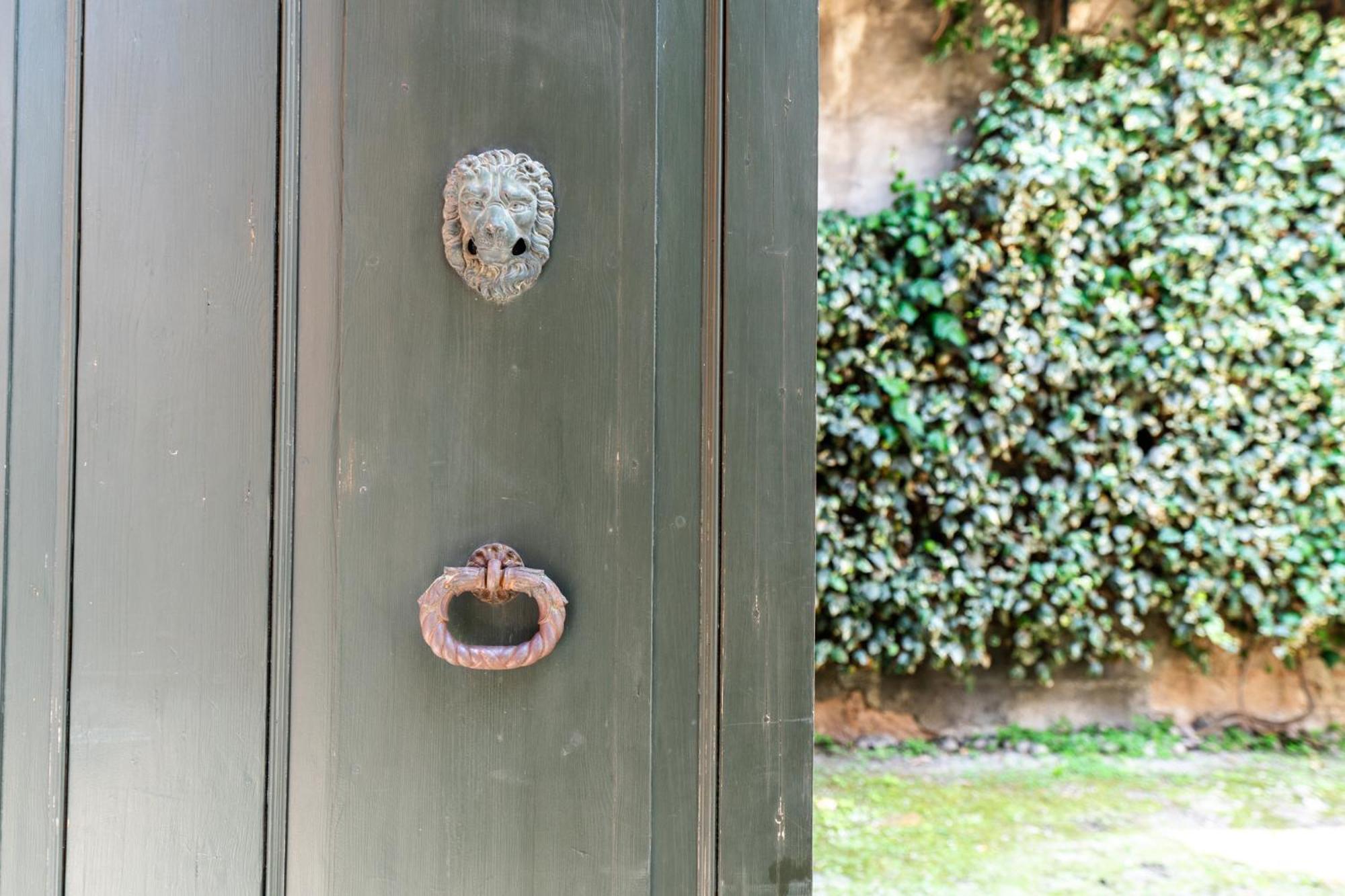 Palazzo Delle Guglie By Postcardsfrom Aparthotel *
